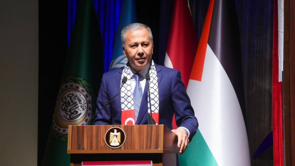 Bakan Yerlikaya: 'Ankara&rsquo;da tefecilik ve yağma operasyonunda 25 ş&uuml;pheli yakalandı'  - Videolu Haber