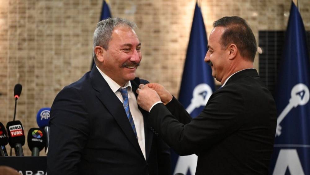 Akalın Anahtar Parti&rsquo;ye katıldı: &lsquo;T&uuml;rk siyasetinde yeni bir d&ouml;nem başlayacak&rsquo;  - Videolu Haber