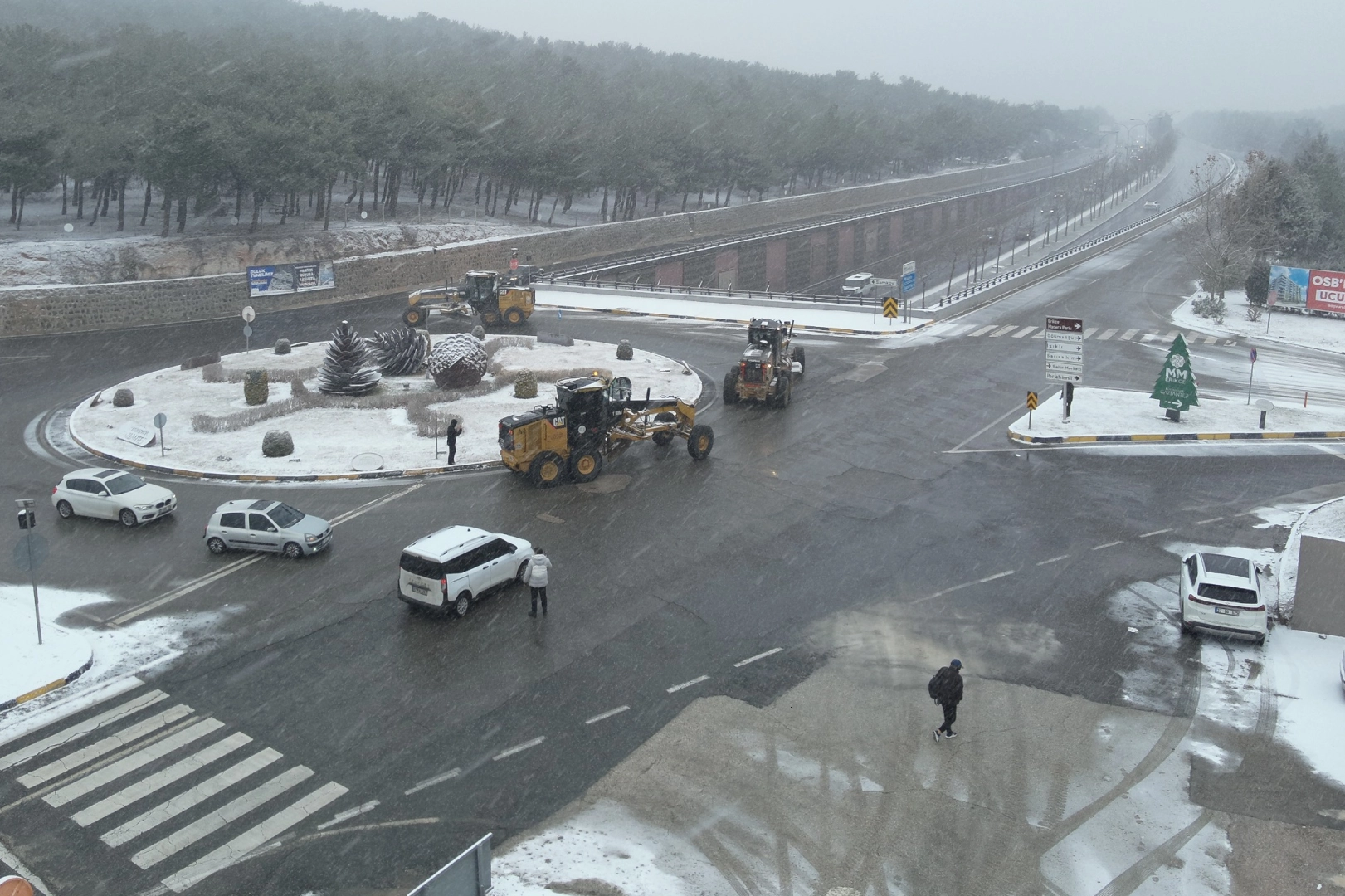Gaziantep&rsquo;te karla m&uuml;cadeleye t&uuml;m hızıyla devam