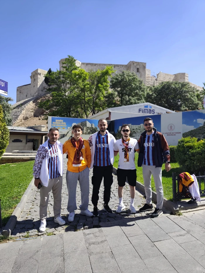 Galatasaray ve Trabzonspor taraftarları Gaziantep'te !