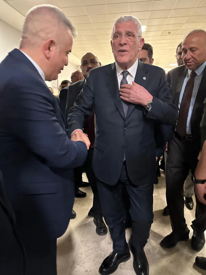 *İYİ Parti Genel Başkanı Müsavat Dervişoğlu, Şanlıurfa İl Divan Toplantısı Öncesi Gaziantep'te Coşkuyla Karşılandı*  
