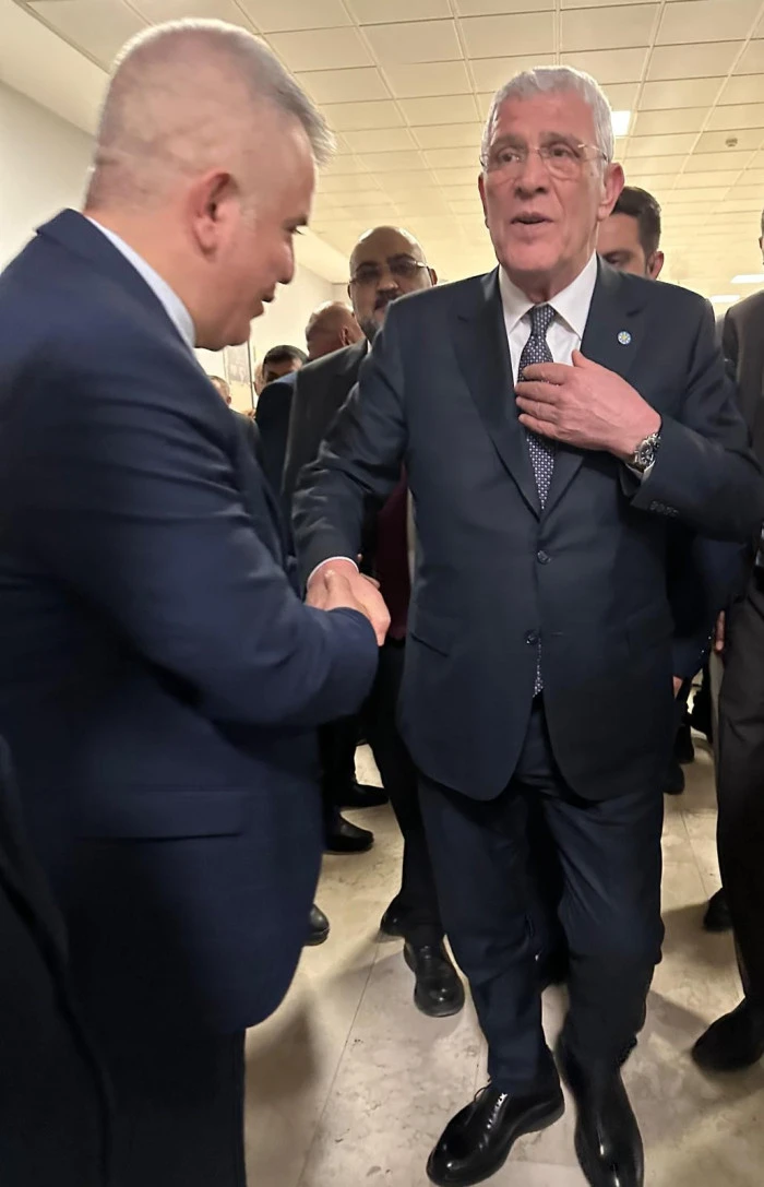 *İYİ Parti Genel Başkanı Müsavat Dervişoğlu, Şanlıurfa İl Divan Toplantısı Öncesi Gaziantep'te Coşkuyla Karşılandı*  