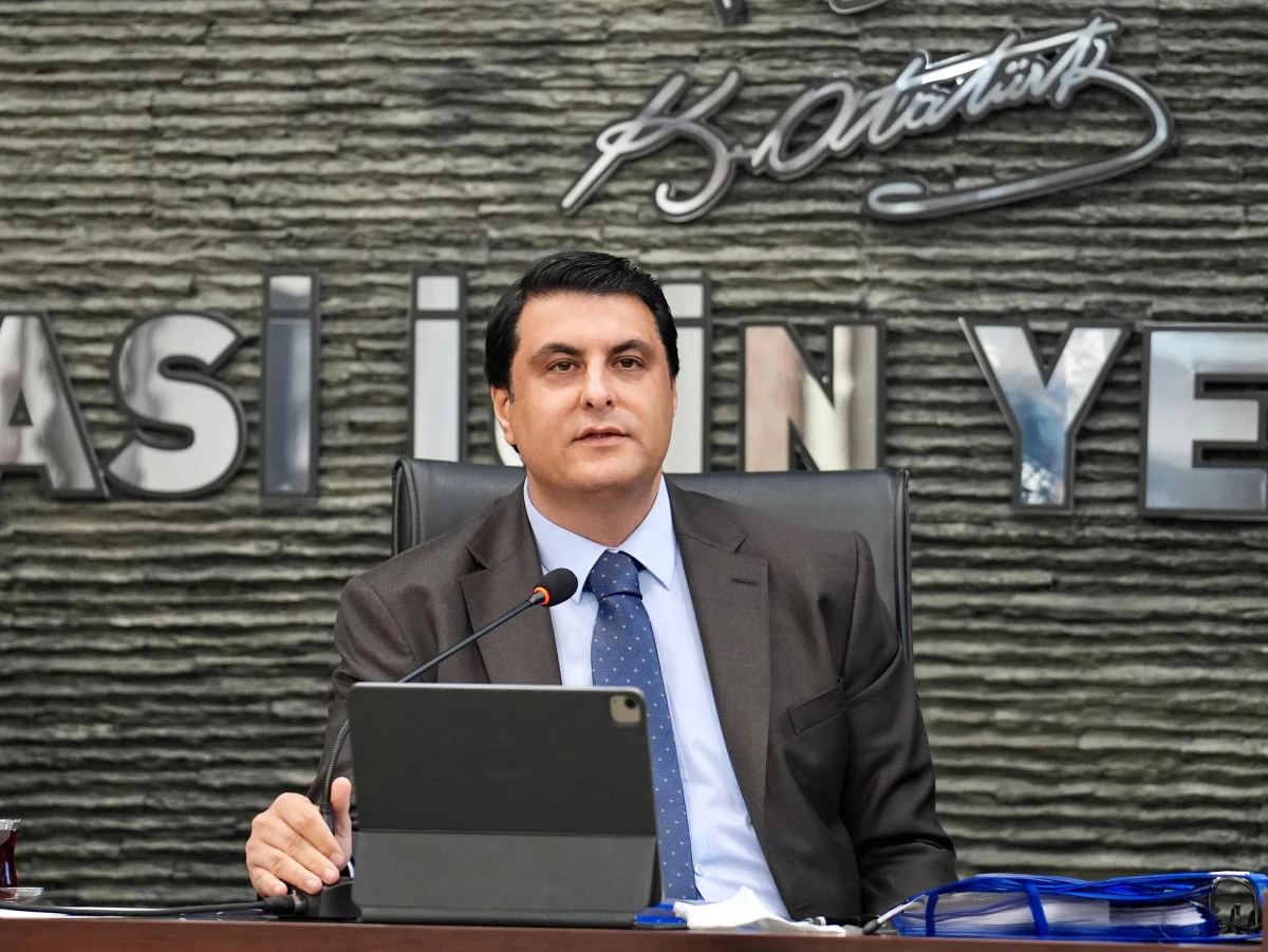 YILMAZ: &ldquo;BASIN, HALKIN HABER ALMA HAKKININ EN G&Uuml;&Ccedil;L&Uuml; TEMİNATIDIR&rdquo;